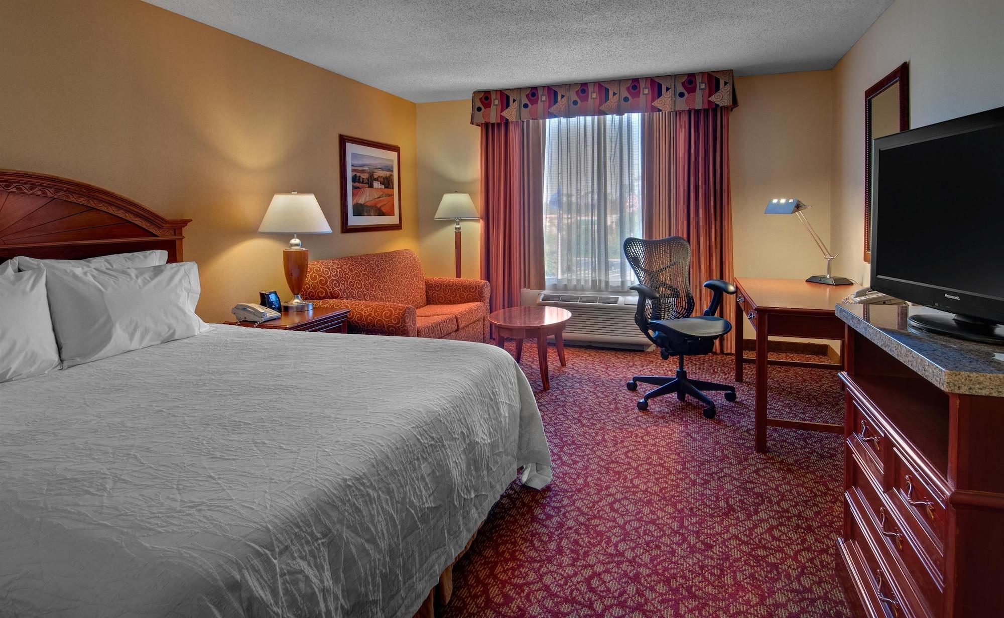Hilton Garden Inn Newport News Buitenkant foto