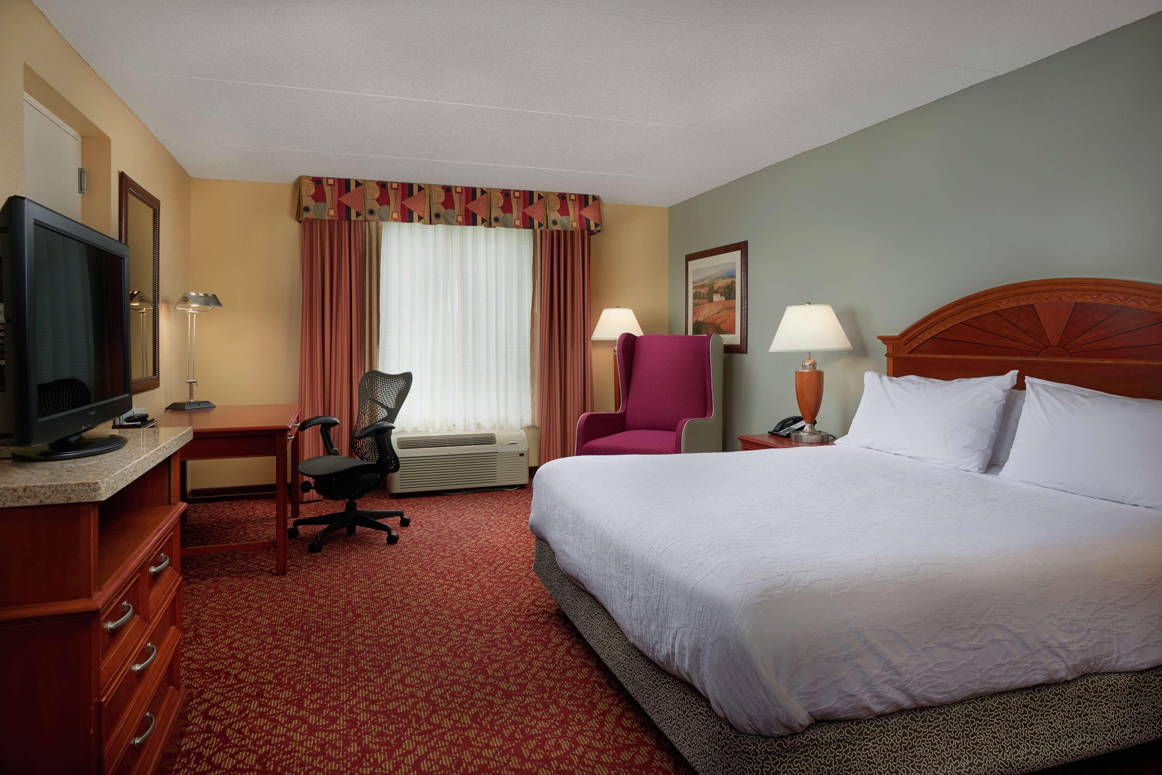 Hilton Garden Inn Newport News Buitenkant foto
