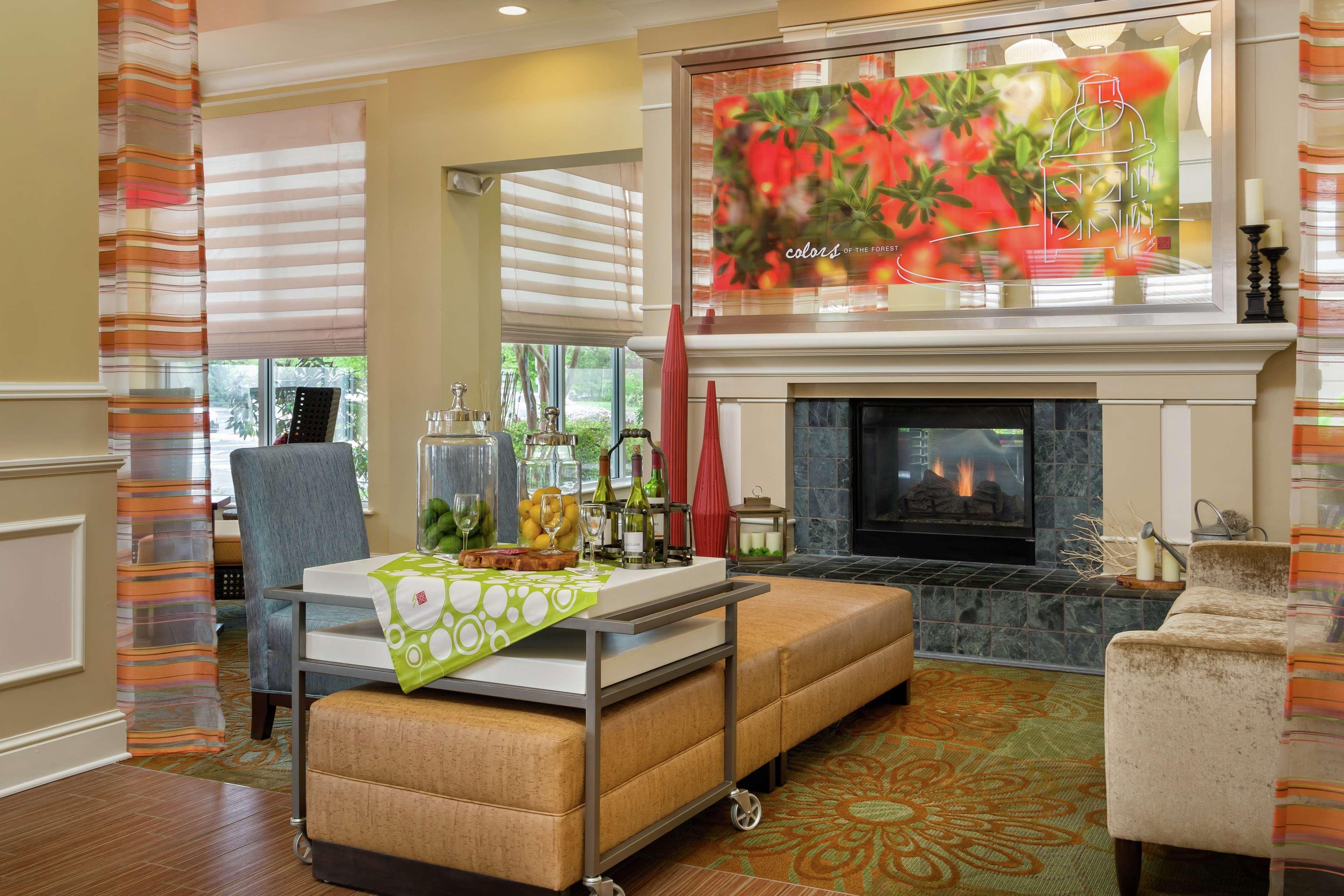 Hilton Garden Inn Newport News Buitenkant foto