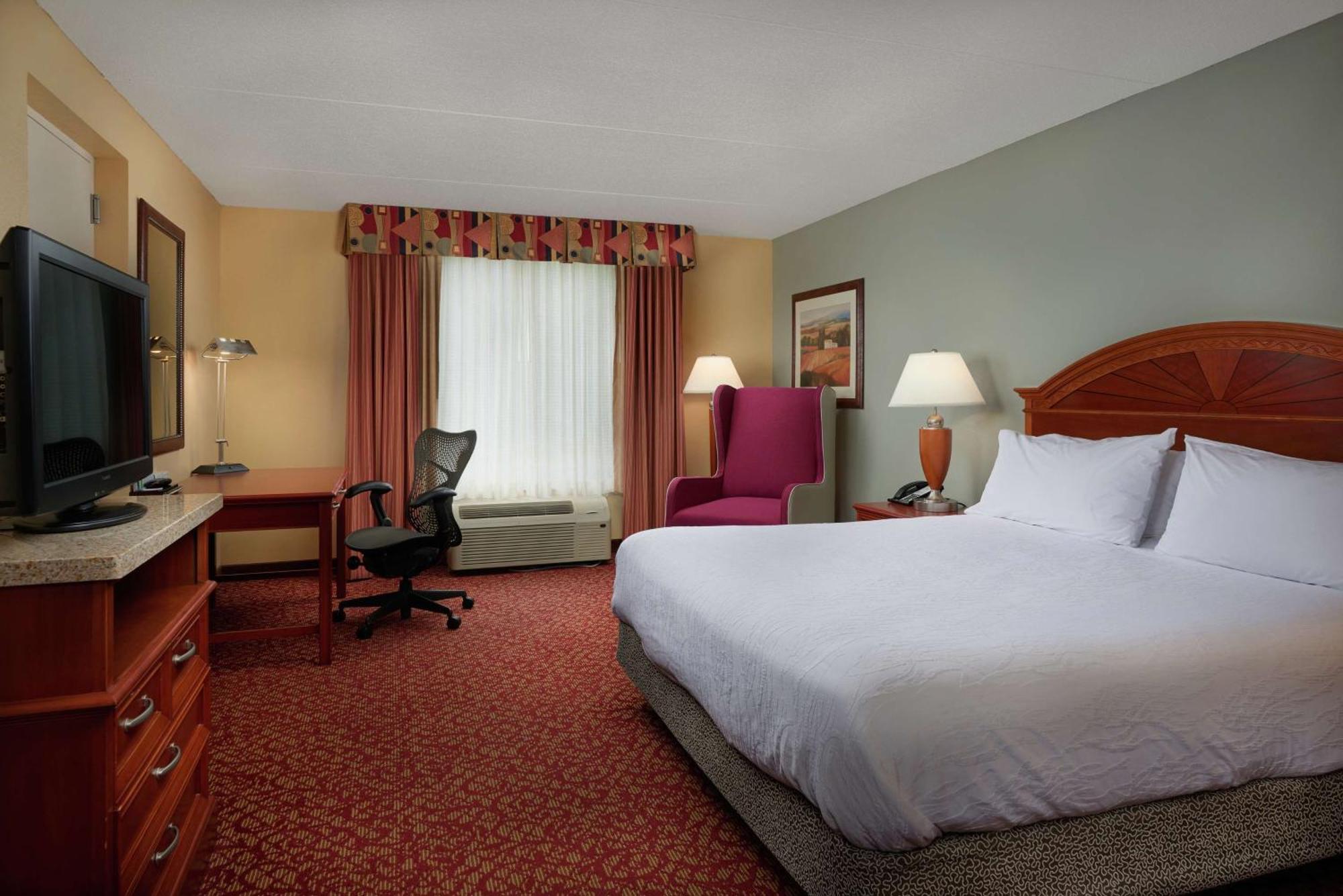 Hilton Garden Inn Newport News Buitenkant foto