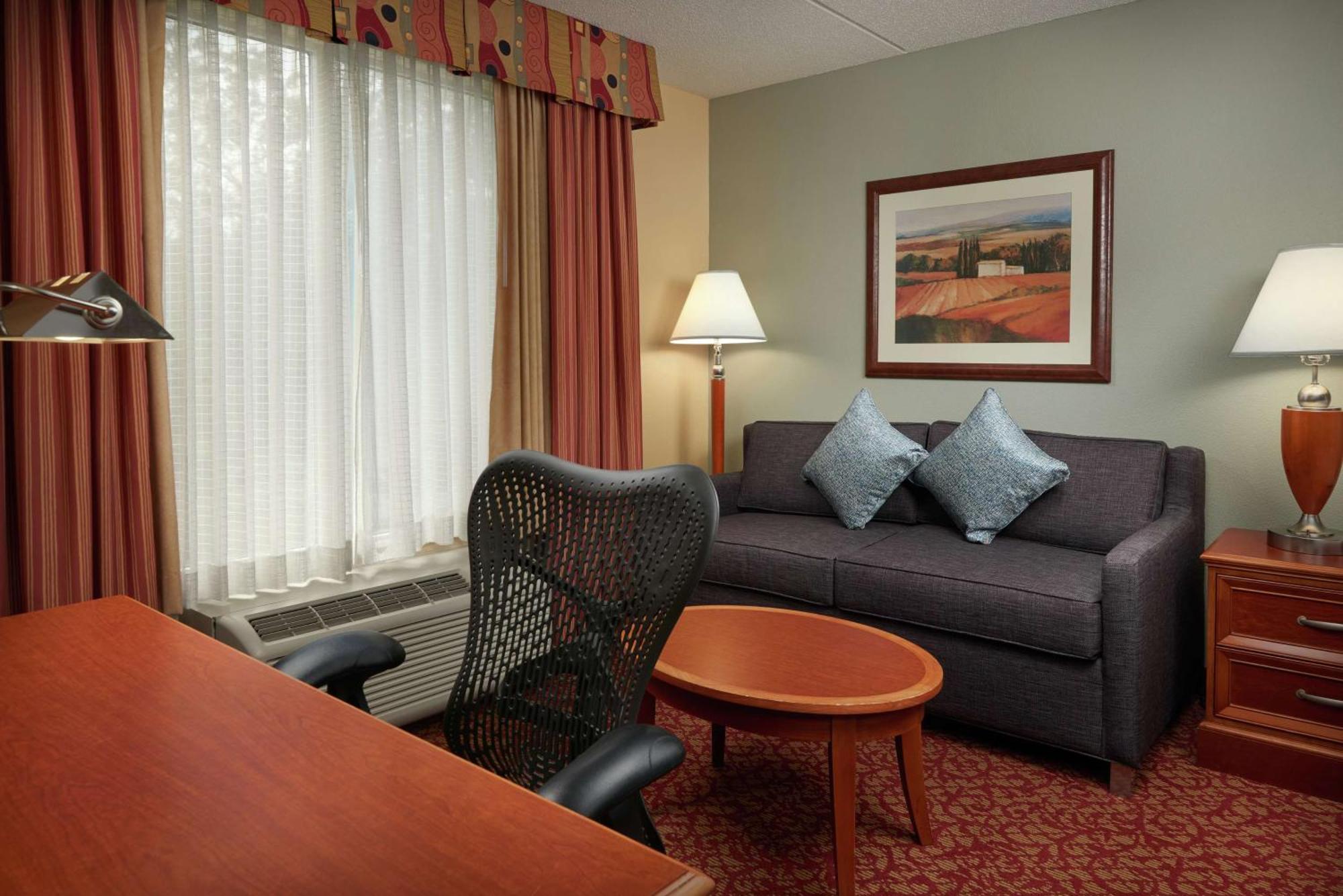 Hilton Garden Inn Newport News Buitenkant foto