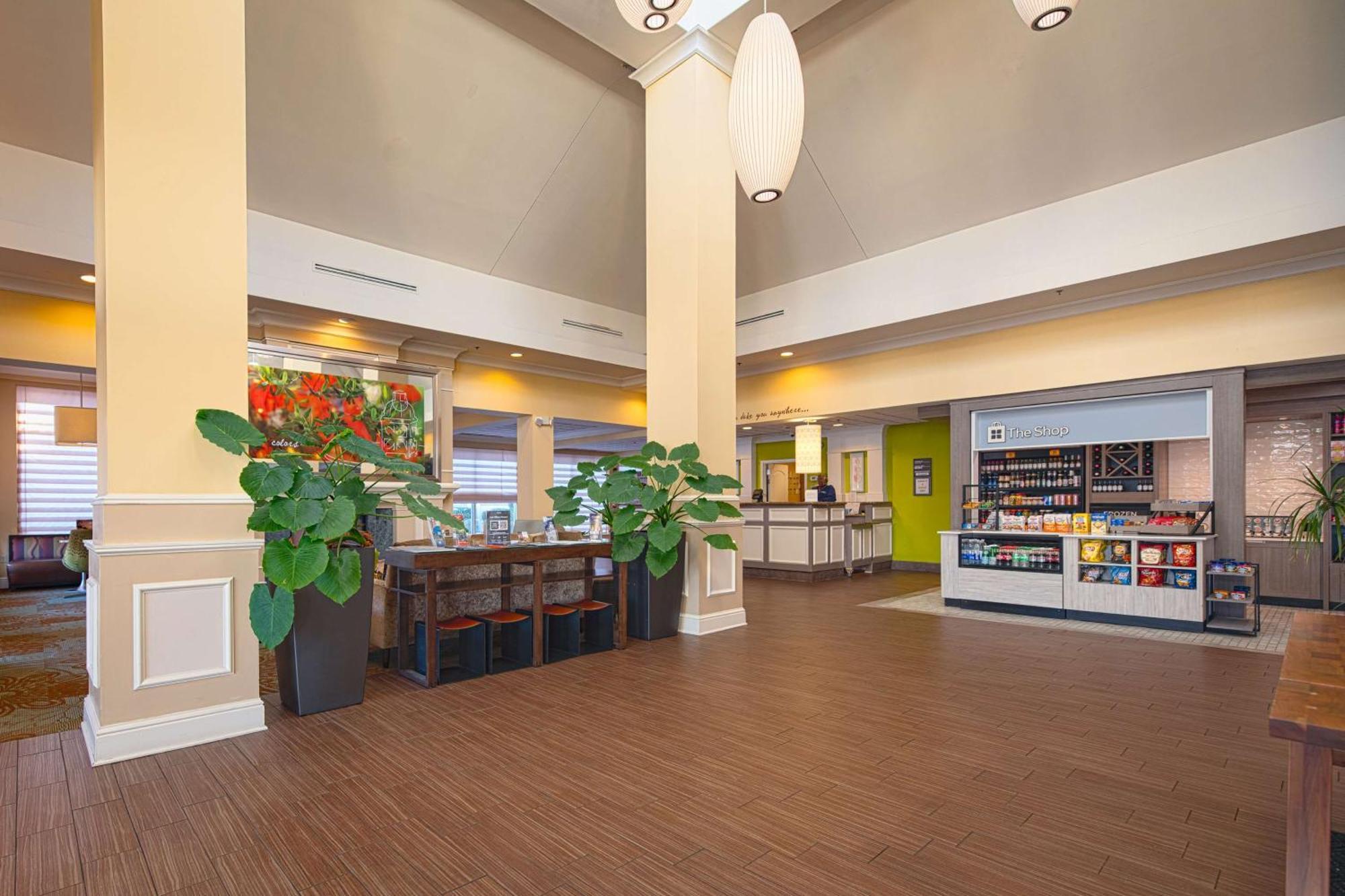Hilton Garden Inn Newport News Buitenkant foto