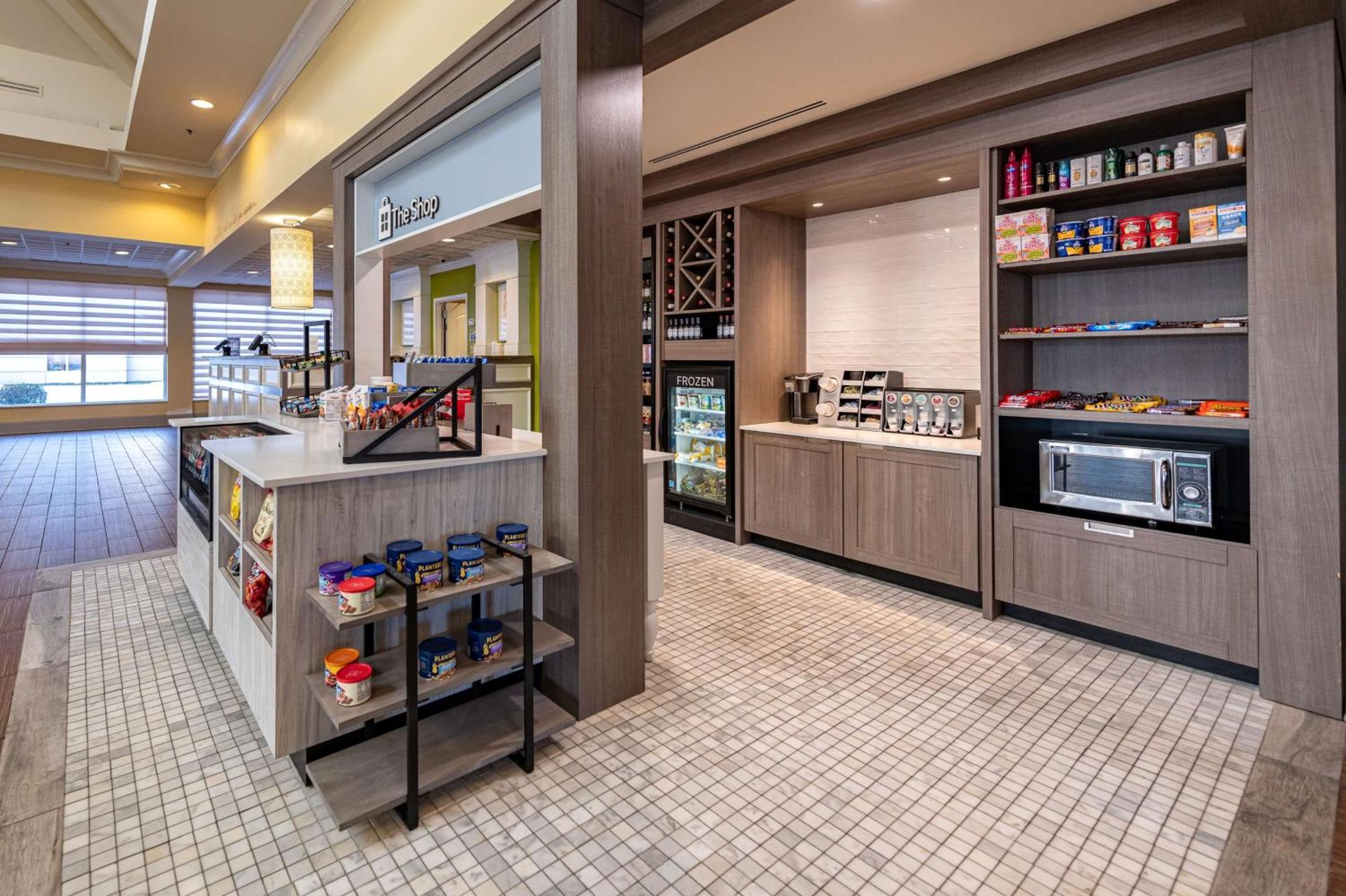 Hilton Garden Inn Newport News Buitenkant foto